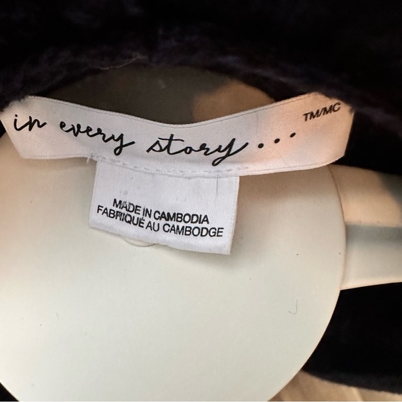 “In Every Story” Navy Open Front Hooded Cardigan - Picture 6 of 9